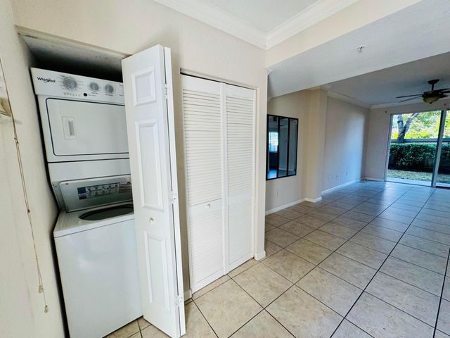 1954 Freeport Lane 1954, Riviera Beach, FL 33404