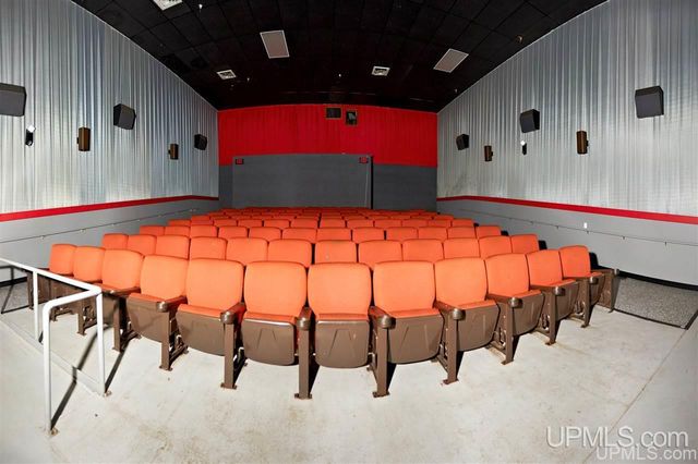 932 E Cloverland Drive, Ironwood, MI 49938