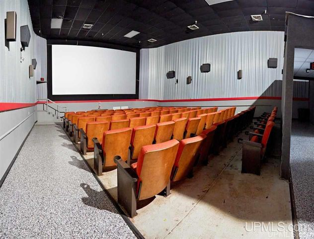 932 E Cloverland Drive, Ironwood, MI 49938