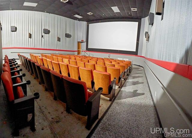 932 E Cloverland Drive, Ironwood, MI 49938