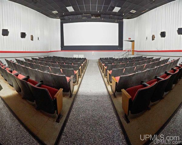 932 E Cloverland Drive, Ironwood, MI 49938