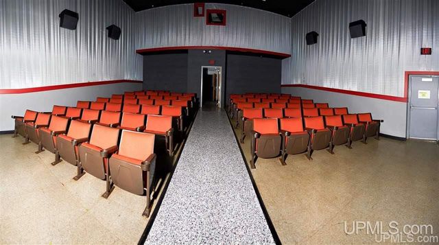 932 E Cloverland Drive, Ironwood, MI 49938