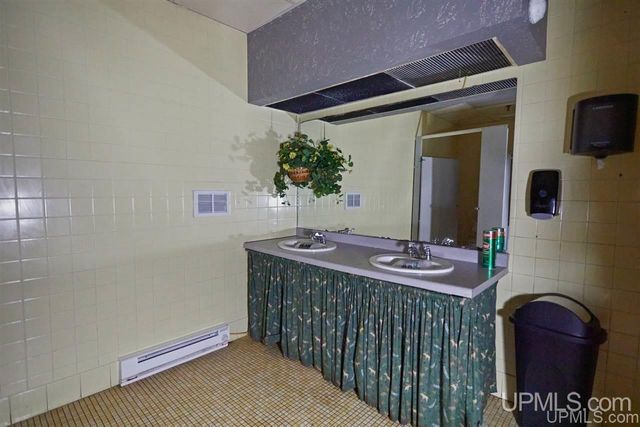 932 E Cloverland Drive, Ironwood, MI 49938