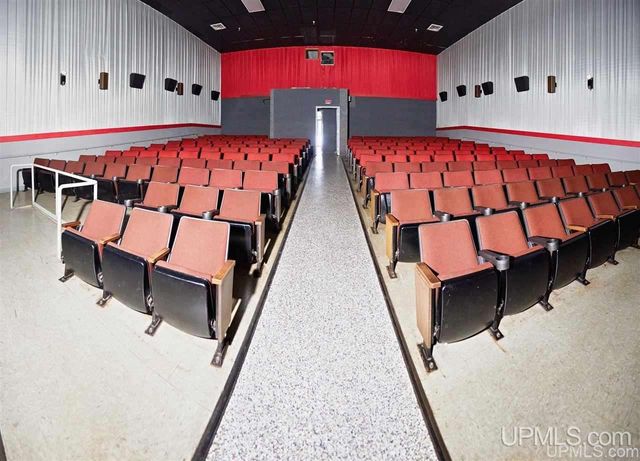 932 E Cloverland Drive, Ironwood, MI 49938