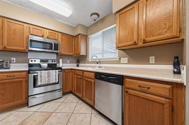 2311 Leading Edge Drive, Friendswood, TX 77546