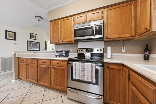 2311 Leading Edge Drive, Friendswood, TX 77546