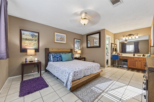 2311 Leading Edge Drive, Friendswood, TX 77546