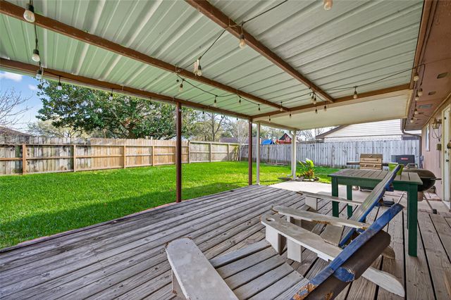 2311 Leading Edge Drive, Friendswood, TX 77546