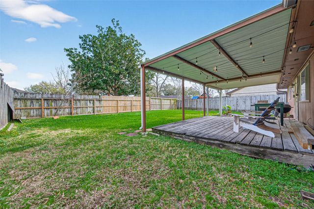 2311 Leading Edge Drive, Friendswood, TX 77546