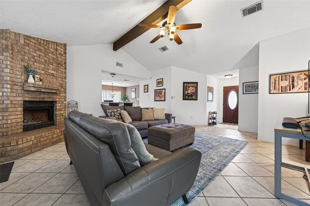 2311 Leading Edge Drive, Friendswood, TX 77546