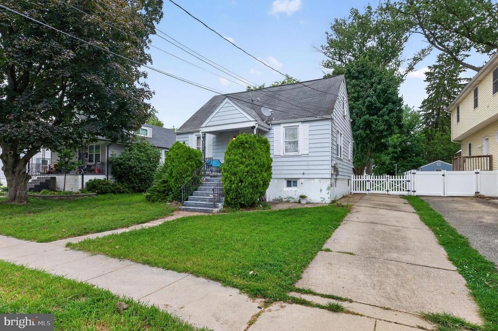 29 N CLINTON AVE, MAPLE SHADE, NJ 08052 — exterior
