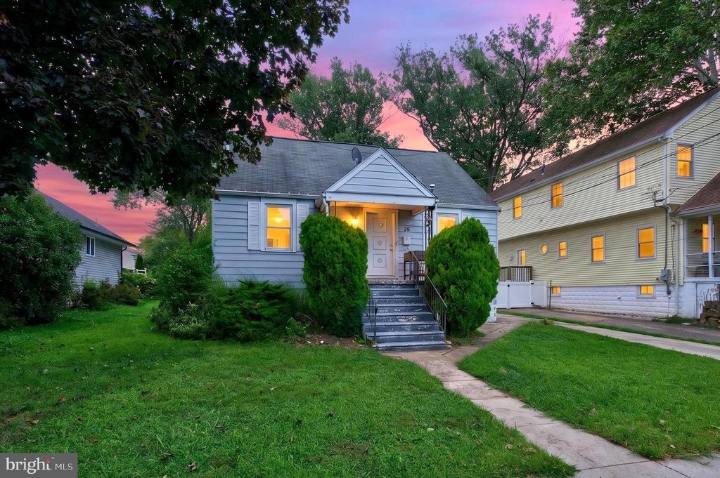 29 N CLINTON AVE, MAPLE SHADE, NJ 08052 — photo 2