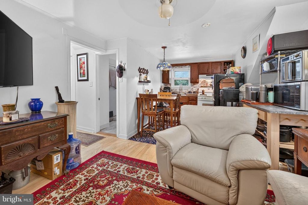 29 N CLINTON AVE, MAPLE SHADE, NJ 08052 — photo 4