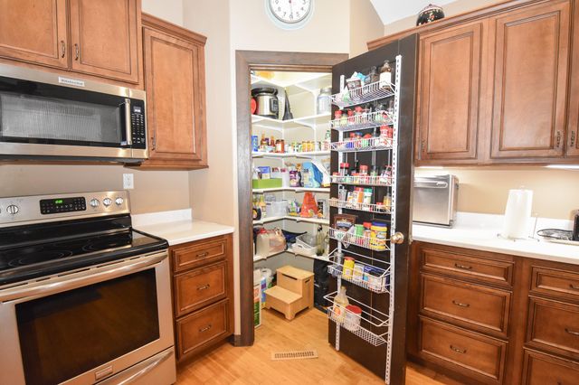 913 41ST Avenue S, Moorhead, MN 56560