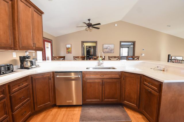 913 41ST Avenue S, Moorhead, MN 56560