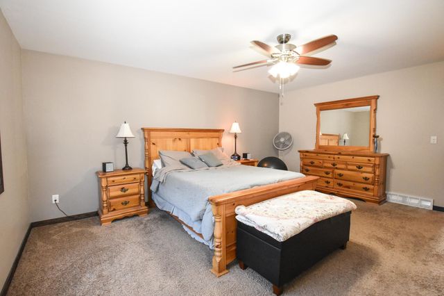 913 41ST Avenue S, Moorhead, MN 56560