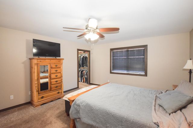 913 41ST Avenue S, Moorhead, MN 56560