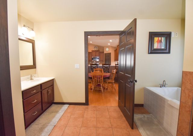 913 41ST Avenue S, Moorhead, MN 56560