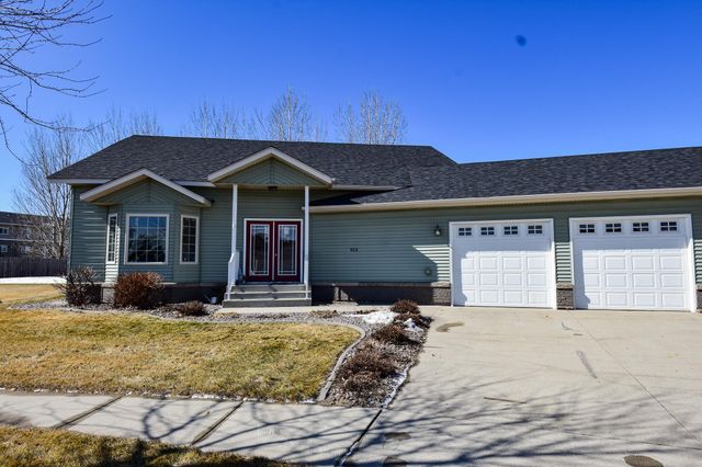 913 41ST Avenue S, Moorhead, MN 56560