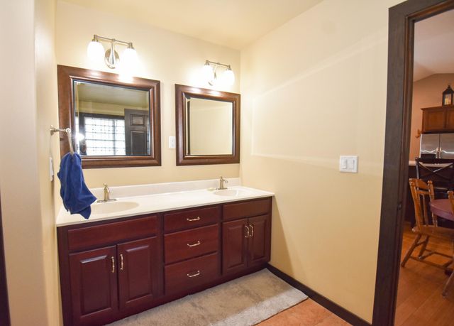 913 41ST Avenue S, Moorhead, MN 56560