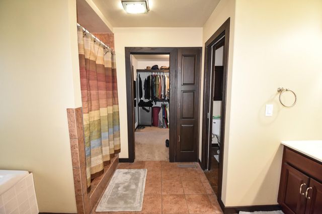 913 41ST Avenue S, Moorhead, MN 56560