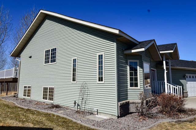 913 41ST Avenue S, Moorhead, MN 56560