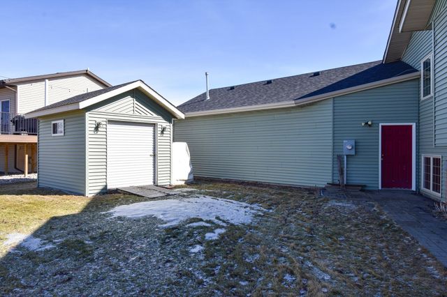 913 41ST Avenue S, Moorhead, MN 56560