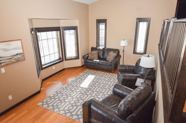 913 41ST Avenue S, Moorhead, MN 56560