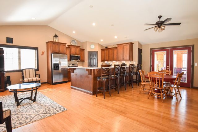 913 41ST Avenue S, Moorhead, MN 56560