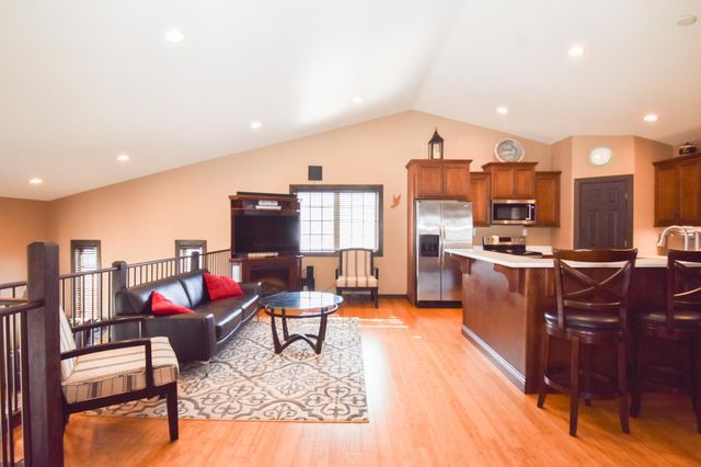 913 41ST Avenue S, Moorhead, MN 56560