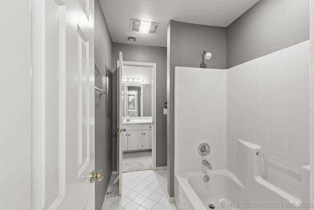 9818 E 83rd Place, Tulsa, OK 74133