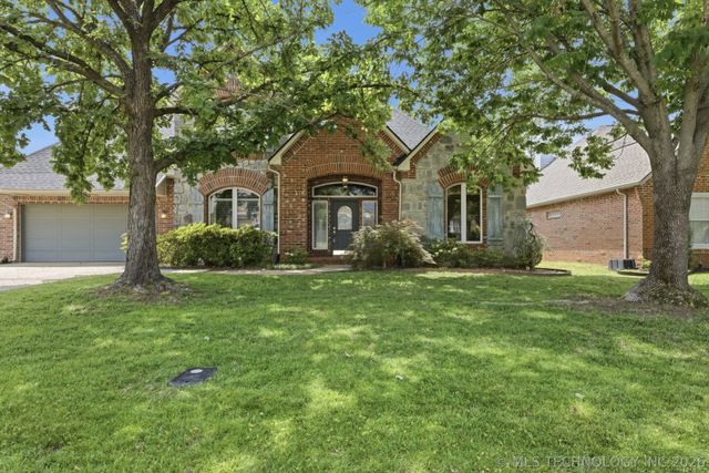 9818 E 83rd Place, Tulsa, OK 74133
