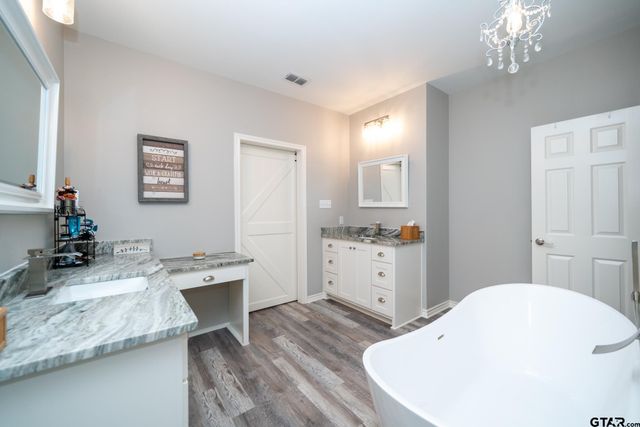 147 Heartland Xing, Diana, TX 75640