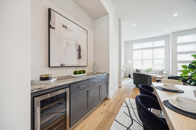 2121 Emancipation Avenue, Houston, TX 77003