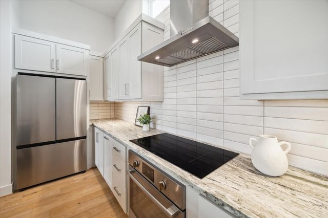 2121 Emancipation Avenue, Houston, TX 77003