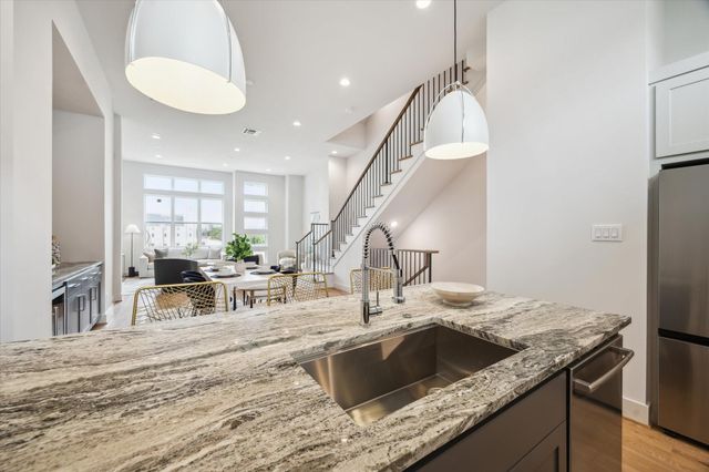 2121 Emancipation Avenue, Houston, TX 77003