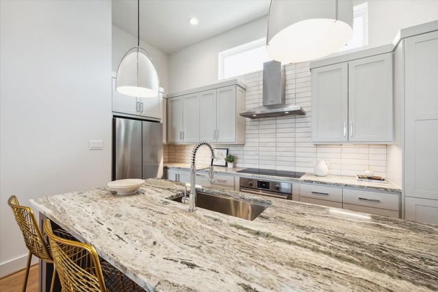 2121 Emancipation Avenue, Houston, TX 77003