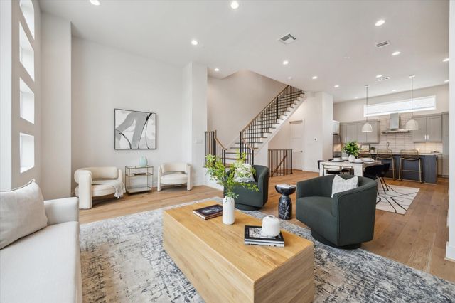 2121 Emancipation Avenue, Houston, TX 77003