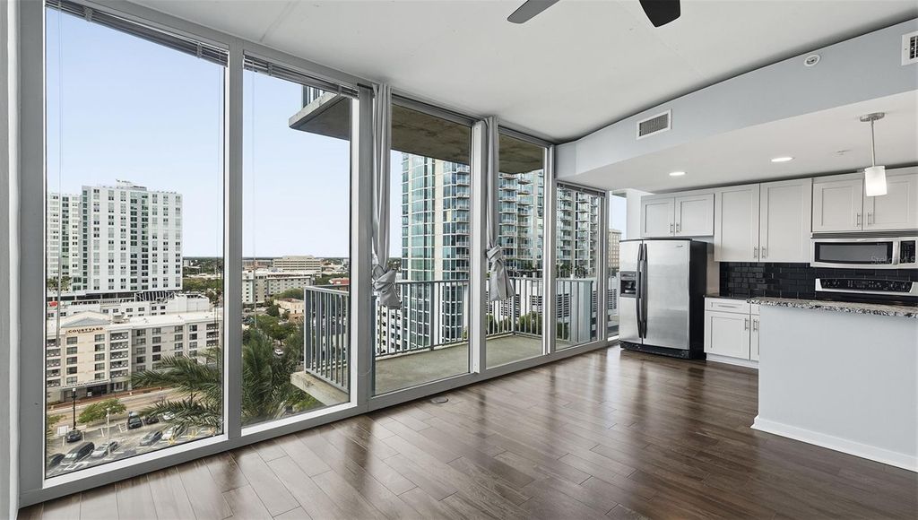 Image 2 of property listing at 777 N ASHLEY DRIVE 1209, Tampa, FL 33602