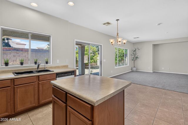 3912 S CROSSCREEK Drive, Chandler, AZ 85286