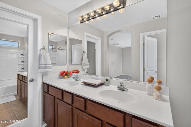 3912 S CROSSCREEK Drive, Chandler, AZ 85286