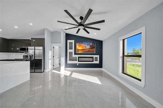 1111 NE 19th Avenue, Cape Coral, FL 33909