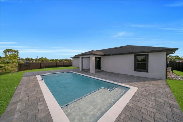 1111 NE 19th Avenue, Cape Coral, FL 33909