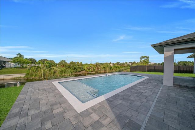 1111 NE 19th Avenue, Cape Coral, FL 33909