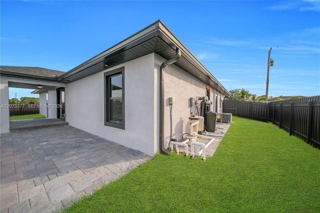 1111 NE 19th Avenue, Cape Coral, FL 33909