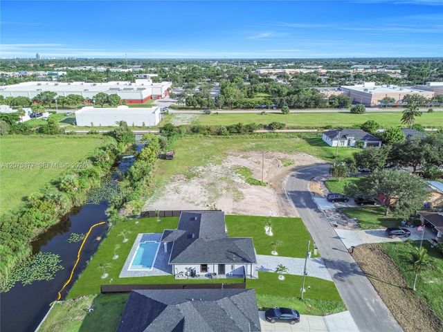 1111 NE 19th Avenue, Cape Coral, FL 33909
