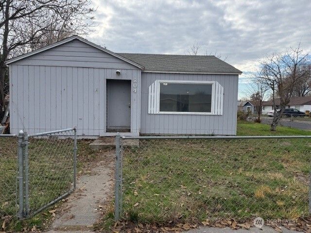 804 S Burress Avenue, Moses Lake, WA 98837