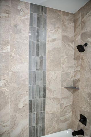 1 Conklin Street 204, Farmingdale, NY 11735