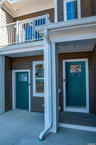 1 Conklin Street 204, Farmingdale, NY 11735