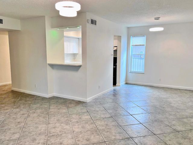 3100 Riverside Drive 307, Coral Springs, FL 33065